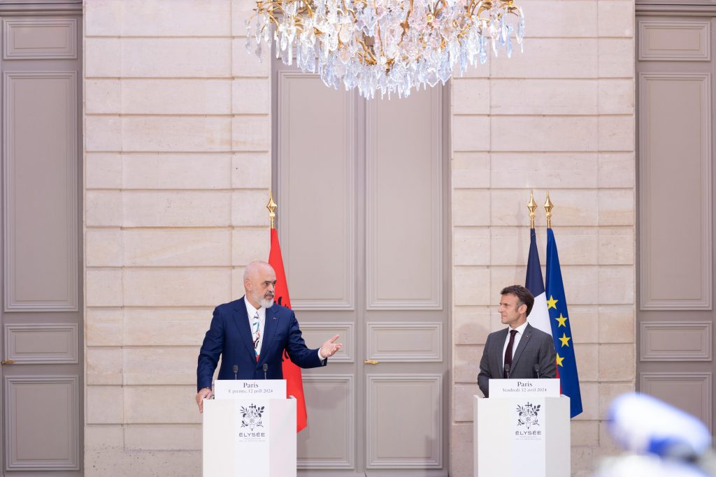 Macron-Ramës: Zëri juaj, i çmuar për normalizimin e marrëdhënieve Kosovë-Serbi