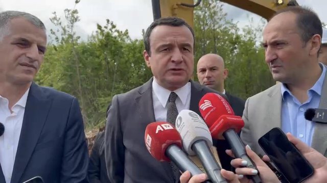 Kurti: Ushtria serbe vetëm 30 kilometra larg kufirit të Kosovës është duke zhvilluar ushtrime ushtarake