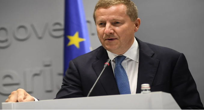 Shefi i BE-së në Kosovë uron shqip: Me fat Bajrami