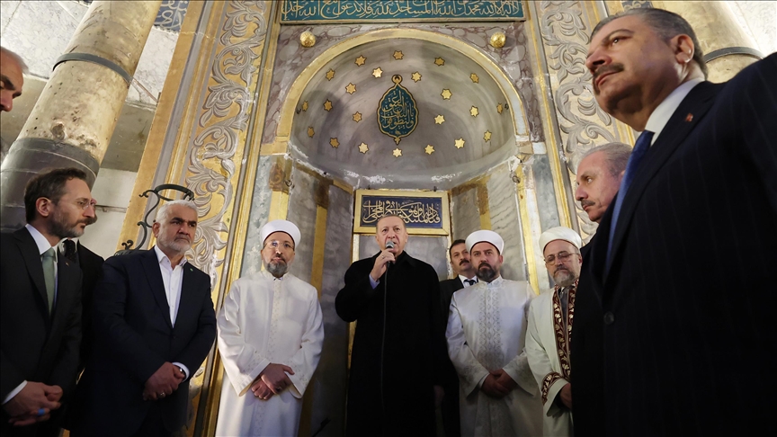 Presidenti Erdoğan namazin e Fitër Bajramit e fali në Xhaminë Ajasofja