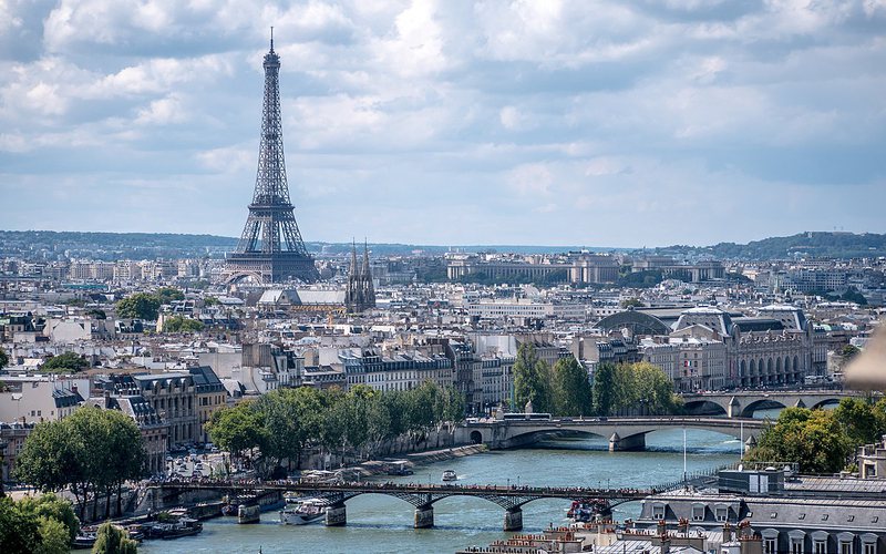 Çfarë po ndodh në Paris? Çdo vit qyteti po humb me mijëra jetë njerëzish, ja cila është grupmosha më e rrezikuar