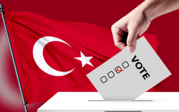 Zgjedhjet në Turqi/Ambasada turke njoftim për qytetarët që janë të regjistruar në listën e votuesve të huaj: Votojnë në Ambasadën tonë në datat 5, 6 dhe 7 maj