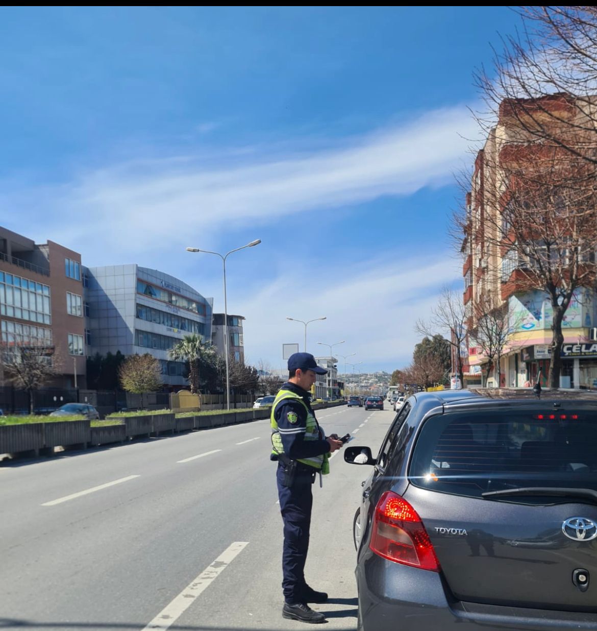 Durrës/ 3 të arrestuar dhe 10 leje drejtimi të pezulluara për shkelje të rregullave të qarkullimit rrugor