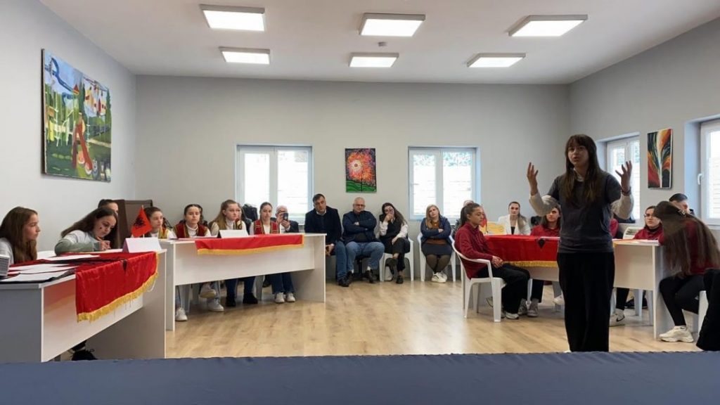 Manastirliu: Shpallen 16 shkollat gjysmëfinaliste të Konkursit Kombëtar të Gjuhës Shqipe