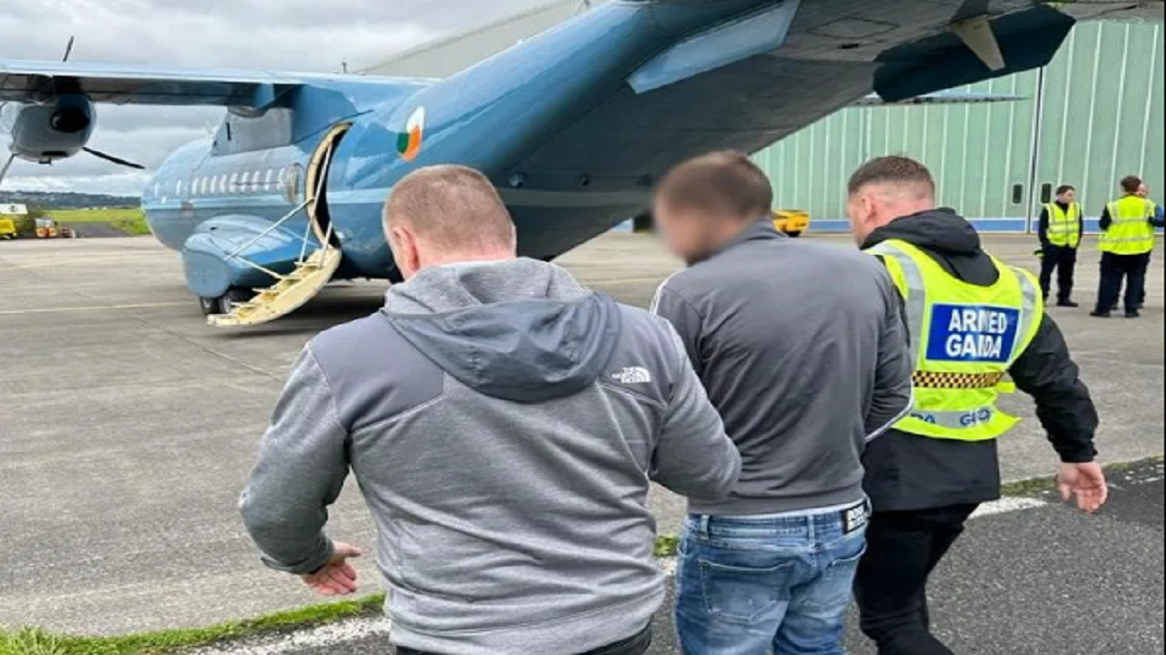 Shqiptari deportohet nga Irlanda me avion ushtarak në Rinas