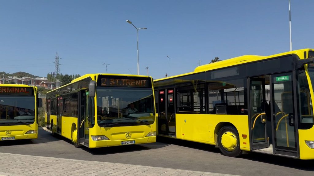 Pensionistët do udhëtojnë falas me autobusë në Tiranë, Seferi: Përmirësim dhe të flotës urbane