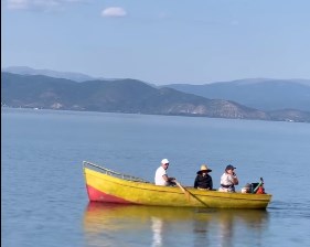 Rama ndan pamje nga Lini turistik: Qetësia e liqenit ndërthurur me shijen e produkteve “Made in Albania”