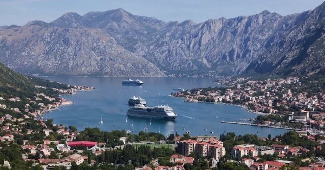 Banorët e Kotorit të shqetësuar nga numri i lartë i turistëve