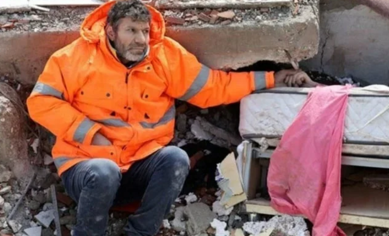 Babai që mbajti dorën e vajzës së tij nën rrënoja në Kahramanmaraş: U përpoqa të gërmoj tokën me duar për të shpëtuar princeshën time, por nuk munda ta nxirrja