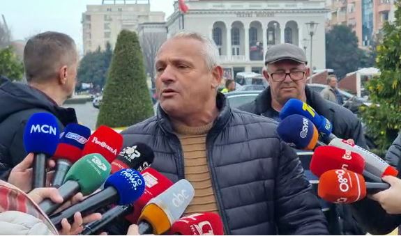 Taksistët në Shkodër protestë kundër informalitetit: Konkurrencë e pandershme, po dëmtohemi ekonomikisht