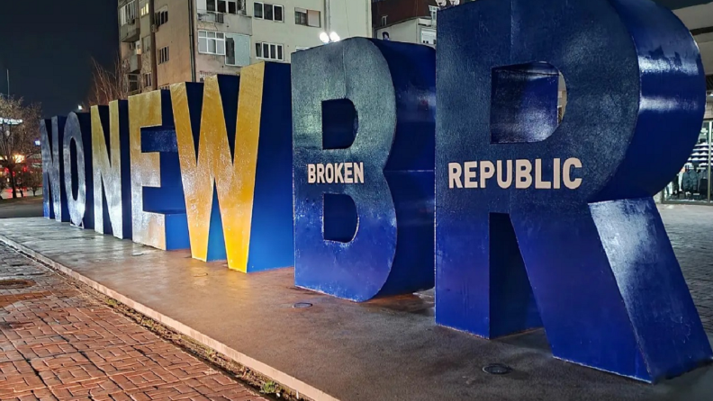 “No New Broken Republic”/ New Born përcjell mesazhin e fuqishëm në 15-vjetorin e Pavarësisë së Kosovës