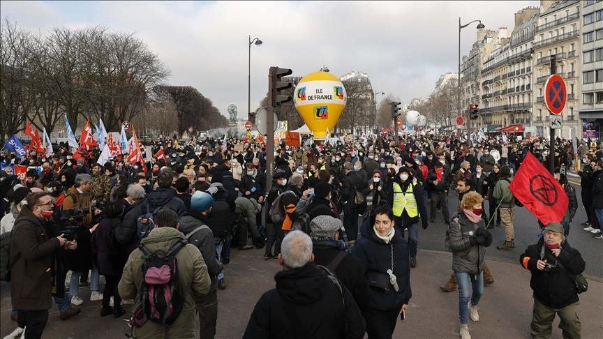 Francë, mësuesit në grevë për paga dhe kushte më të mira
