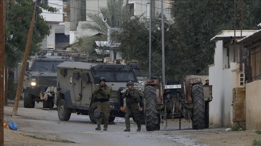 Forcat izraelite kryejnë bastisje dhe arrestojnë 15 persona në qytete të ndryshme të Bregut Perëndimor