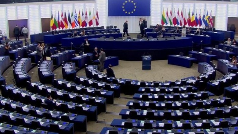 Eurodeputetët kundër Vuçiç, letër KE dhe BE: Mos njihni zgjedhjet në Serbi