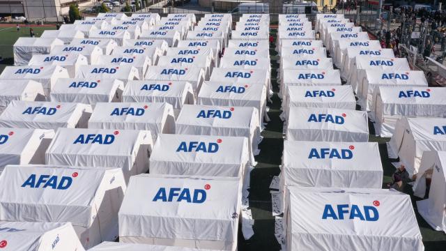 AFAD ngriti 329 mijë e 382 tenda në zonën e tërmetit në Turqi