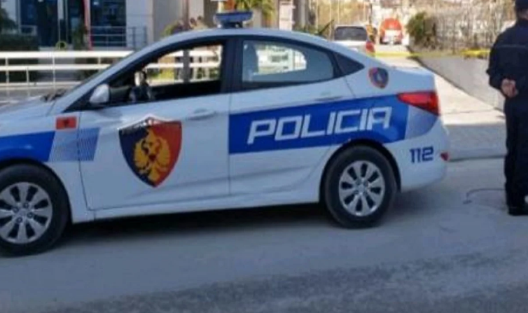 Mat/ Porositën online 350 €‎ veshje dhe nuk paguan kur morën pakon, shoqërohen në polici dy 16-vjeçarë