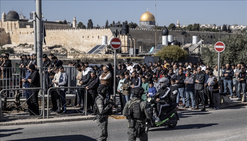 Izraeli vazhdon të kufizojë faljen e namazit të xhumasë në Mesxhid Al-Aksa