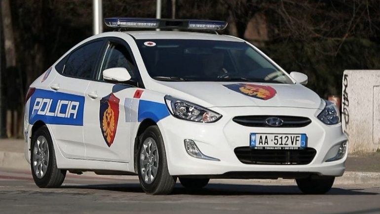 Përplasi me makinë për vdekje 20-vjeçarin në Elbasan, arrestohet shoferi pas 4 ditësh