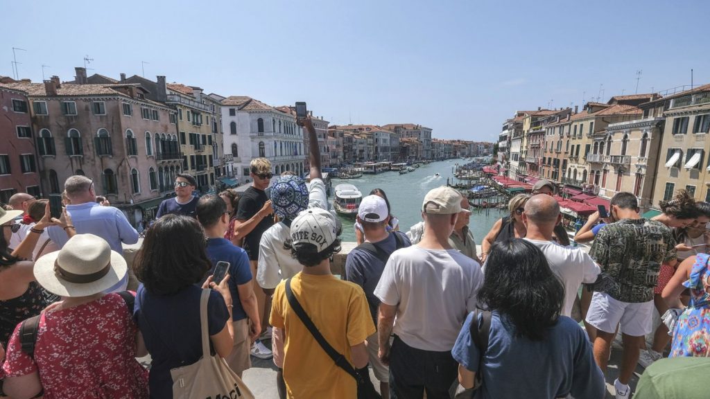 Venecia dyfishon tarifën e hyrjes në qytet në kohën e pikut turistik