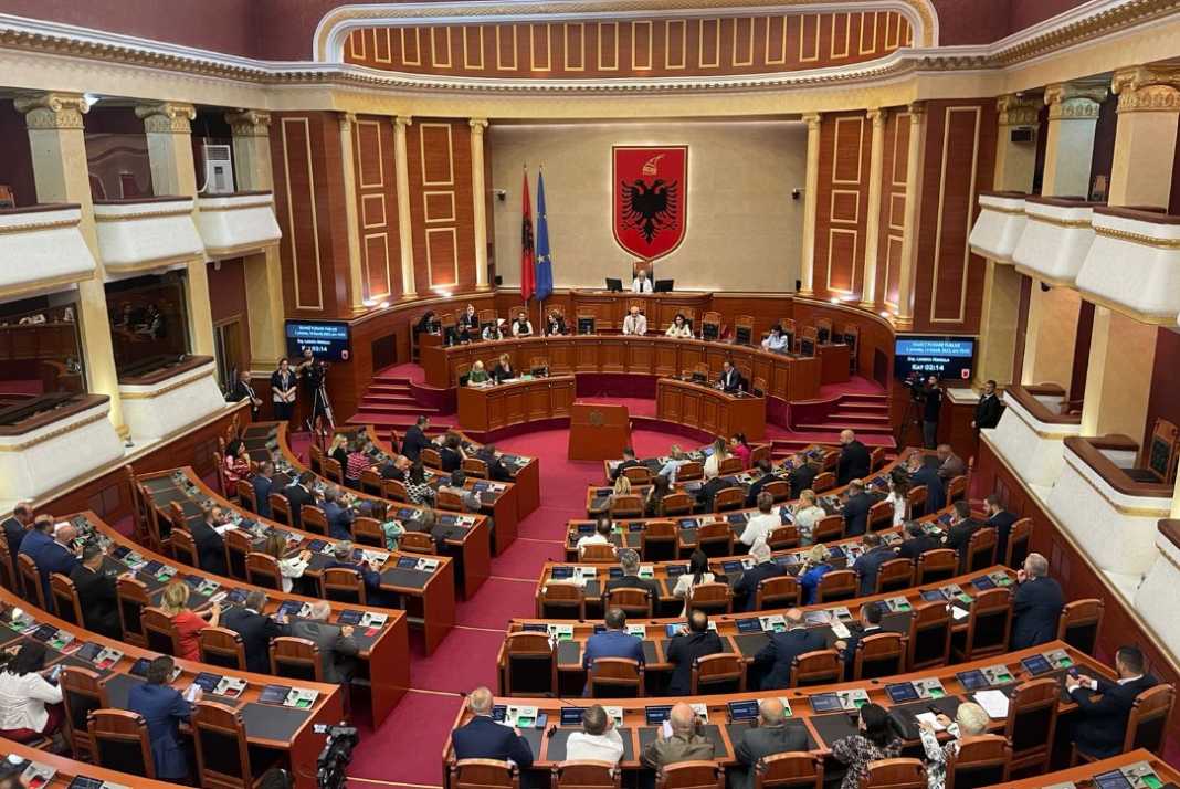 Miratohet kërkesa e SPAK për arrestimin e Ahmetajt, kush janë deputetët që abstenuan
