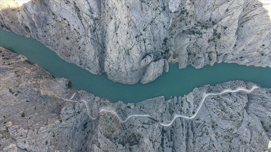 Kanioni Karanlık në Türkiyen lindore, atraksion për të apasionuarit pas adrenalinës