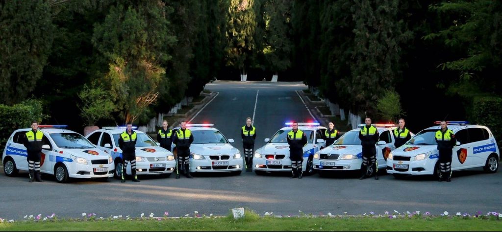 Nga nesër kufizohet qarkullimi në disa akse, Policia publikon masat për sezonin veror