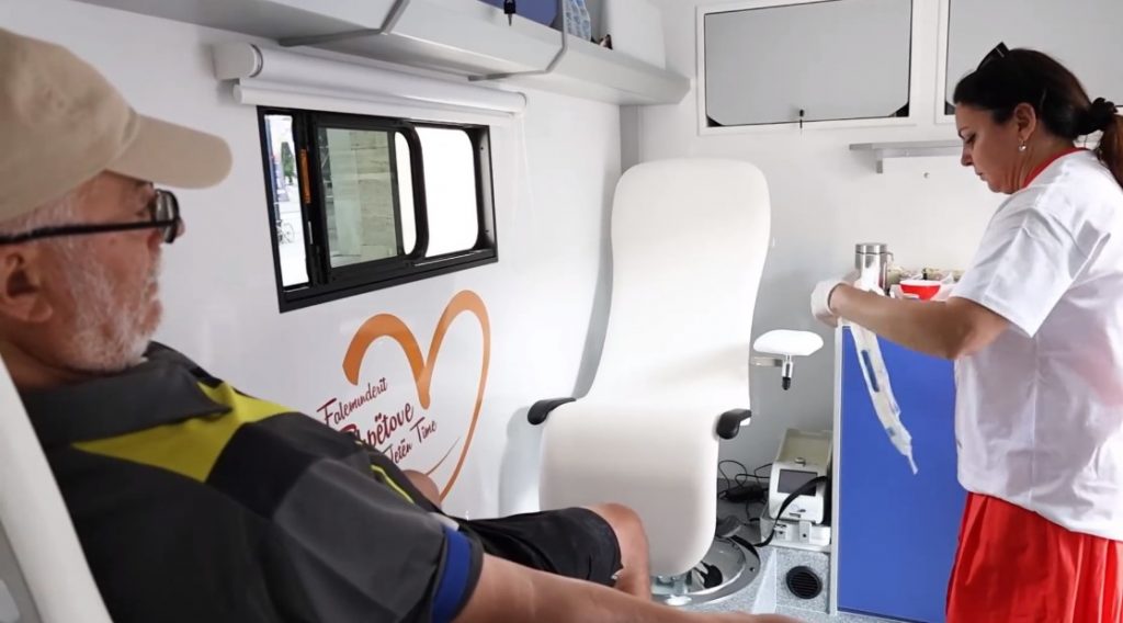 Koçiu: Autoemoteka lëvizëse i shtohet Qendrës Kombëtare të Transfuzionit të Gjakut  