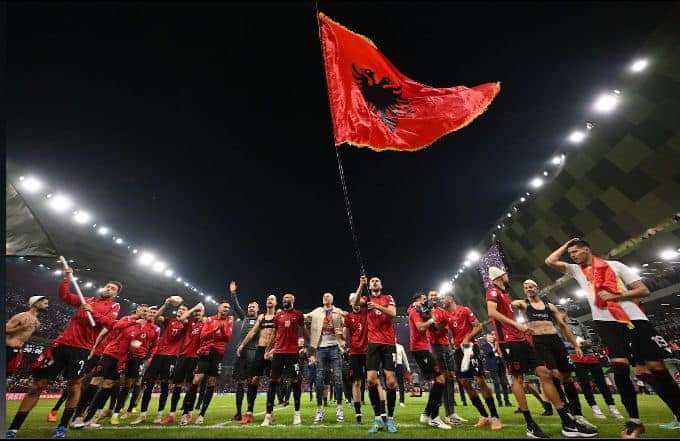 Begaj uron ekipin kombëtar: Të gjithë shqiptarët janë me ju