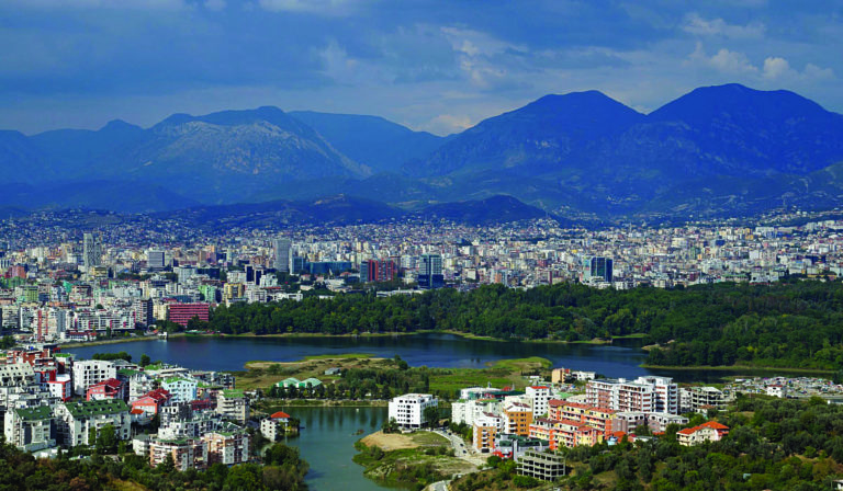 Rritja mesatare e çmimeve të apartamenteve në Tiranë sa në Podgoricë, pronat e periferisë dyfish më të shtrenjta