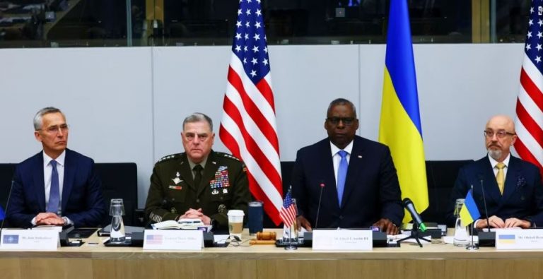 REL: NATO po shqyrton të gjitha mënyrat për të forcuar lidhjet me Ukrainën
