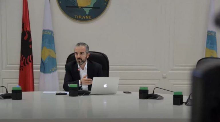 KQZ i jep mandatin kryetarit të Bashkisë së Tiranës, Erion Veliaj