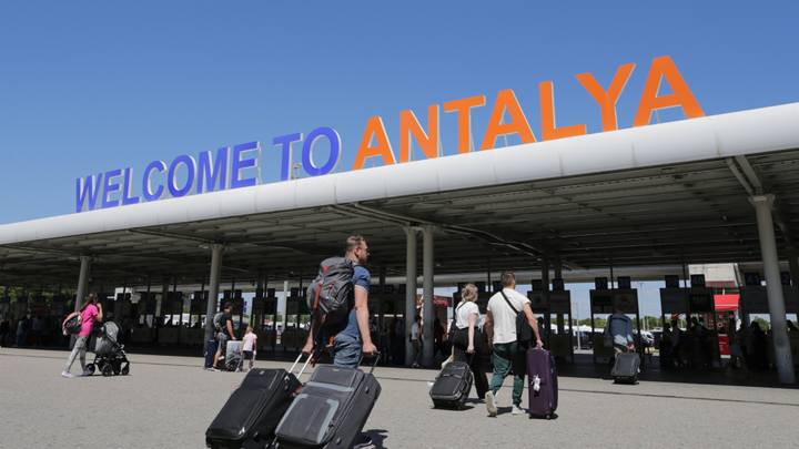 Türkiye: Antalya po shkon drejt një rekord prej 16 milionë turistësh në vit