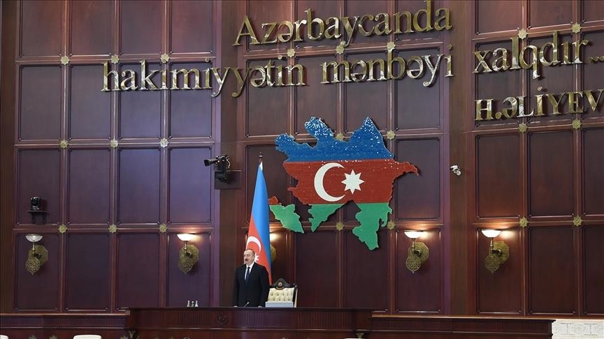 Presidenti i Azerbajxhanit shpërndan parlamentin, cakton datën e zgjedhjeve të parakohshme