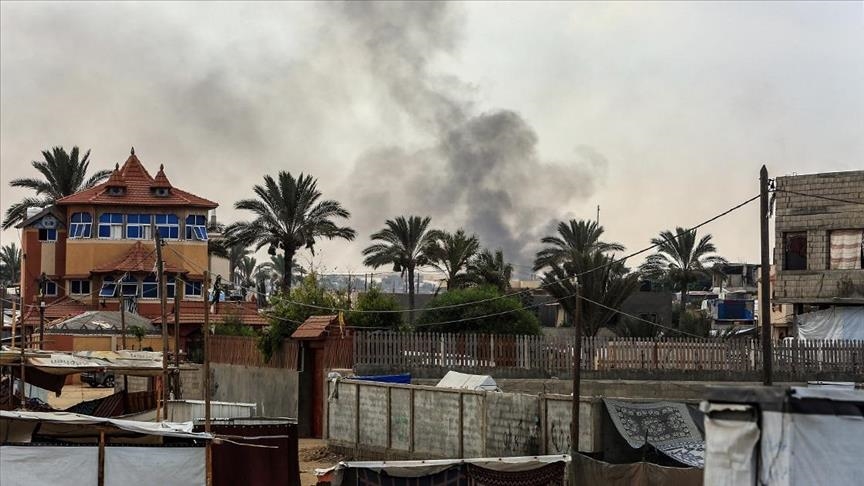Ushtria izraelite bombardon tendat e palestinezëve në Rafah, 11 të vrarë