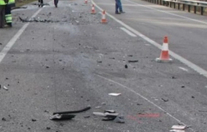 Aksident i trefishtë në aksin rrugor Lezhë-Laç, bllokohet trafiku