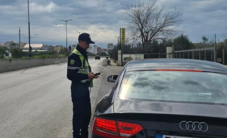 Aksidentet nga shkelja e rregullave, arrestohen tre shoferë dhe hiqen 20 patenta në Durrës