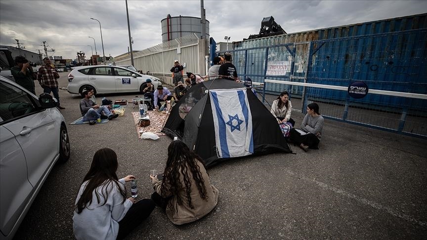 Izraelitët e ekstremit të djathtë bllokuan hyrjen e kamionëve me ndihma në Rripin e Gazës