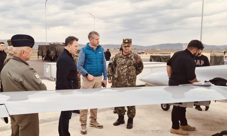 Peleshi: Instalim i infrastrukturës mbështetëse për operimin e dronëve Bayraktar