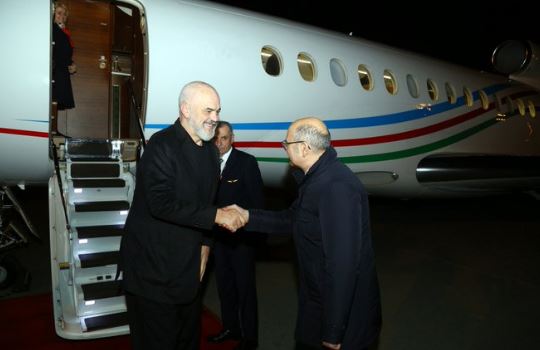 Rama në Azerbajxhan për hapjen e ambasadës Shqiptare në Baku, ja detaji që tërhoqi vëmendjen nga vizita e kryeministrit
