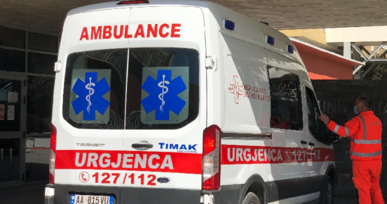 Aksident në Krujë, përplasen dy automjete, tre persona të plagosur