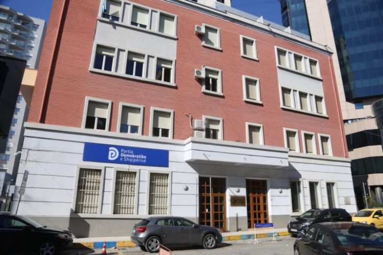 Përfundon mbledhja e Alibeajt me kryesinë e PD, zbulohen dy emrat e propozuar për Bashkinë e Tiranës