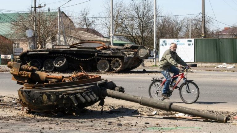 Autoritetet ukrainase bëjnë bilancin: Rusia ka humbur rreth 173 mijë ushtarë, 3610 tanke dhe 306 aeroplanë