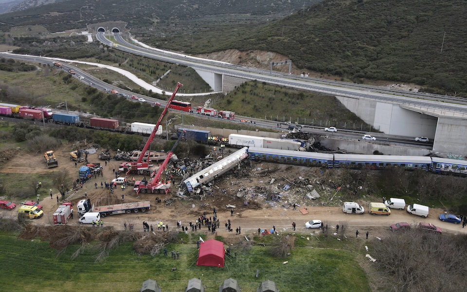 Përplasja e trenave në Greqi, arrestohet një tjetër punonjës hekurudhor