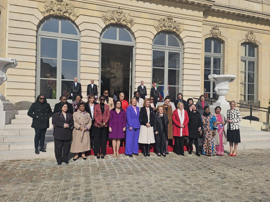 Samiti Botëror themeloi Rrjetin e Grave Kryeparlamentare, miratoi Deklaratën për Barazinë dhe të Drejtat e Grave