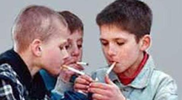 OBSH: 37 milionë 13-15 vjeçarë janë duhanpirës, industria vë në “shënjestër” adoleshentët
