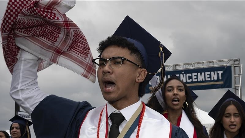 Mbi 1.000 studentë protestojnë në ceremoninë e diplomimit në Universitetin e Harvardit