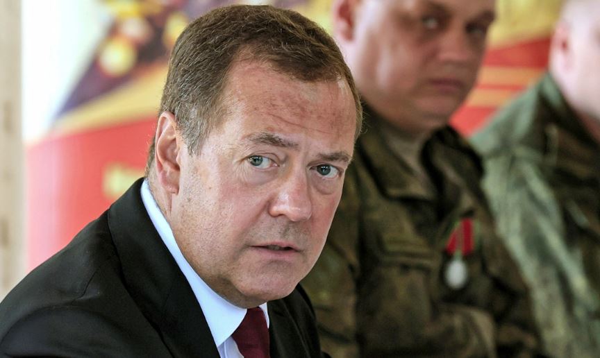 Provokon Medvedev: Nuk po luajmë blofin me armët bërthamore, lufta me Perëndimin është e mundur