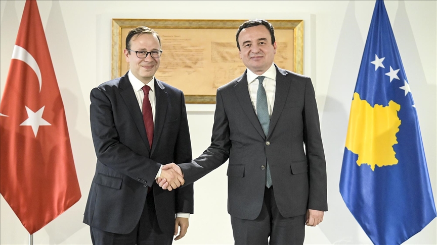 Kryeministri Kurti takoi Ambasadorin e Türkiyes në Kosovë, Sabri Tunç Angılı