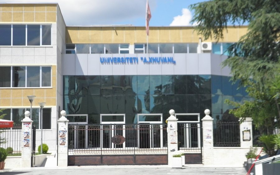 Shoqërohen në komisariat 7 pedagogë në Elbasan