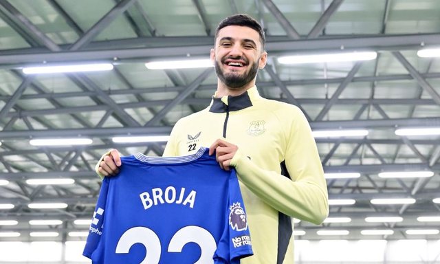 Armando Broja drejt rikuperimit, e zbulon trajneri i Evertonit